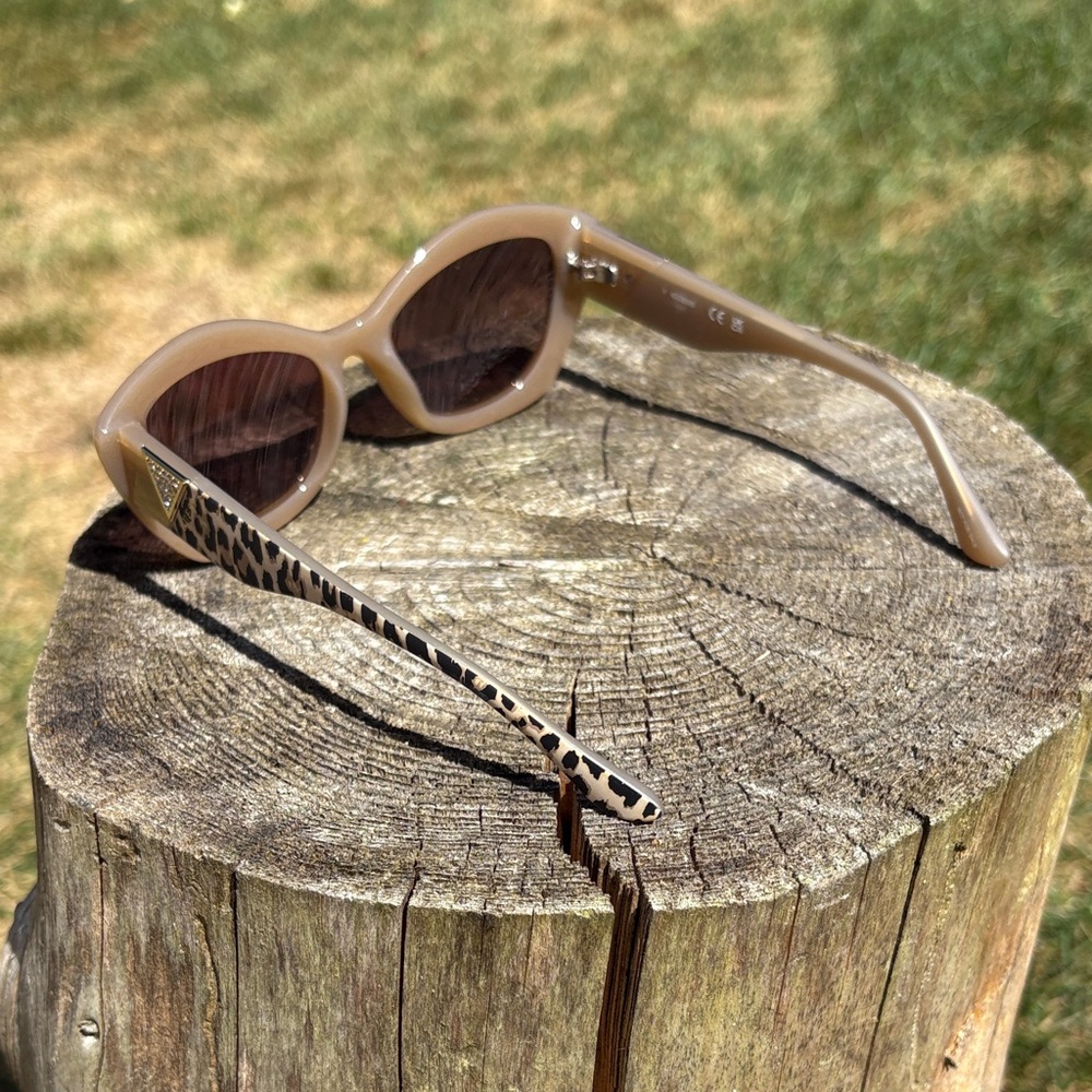 Guess Tan and Leopard Sunglasses - Picture 5 of 5